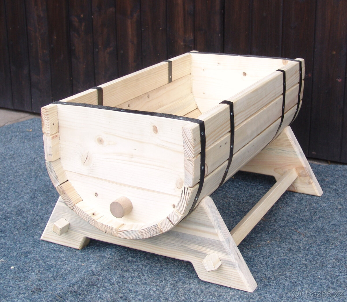 Dřevěný truhlík - soudek