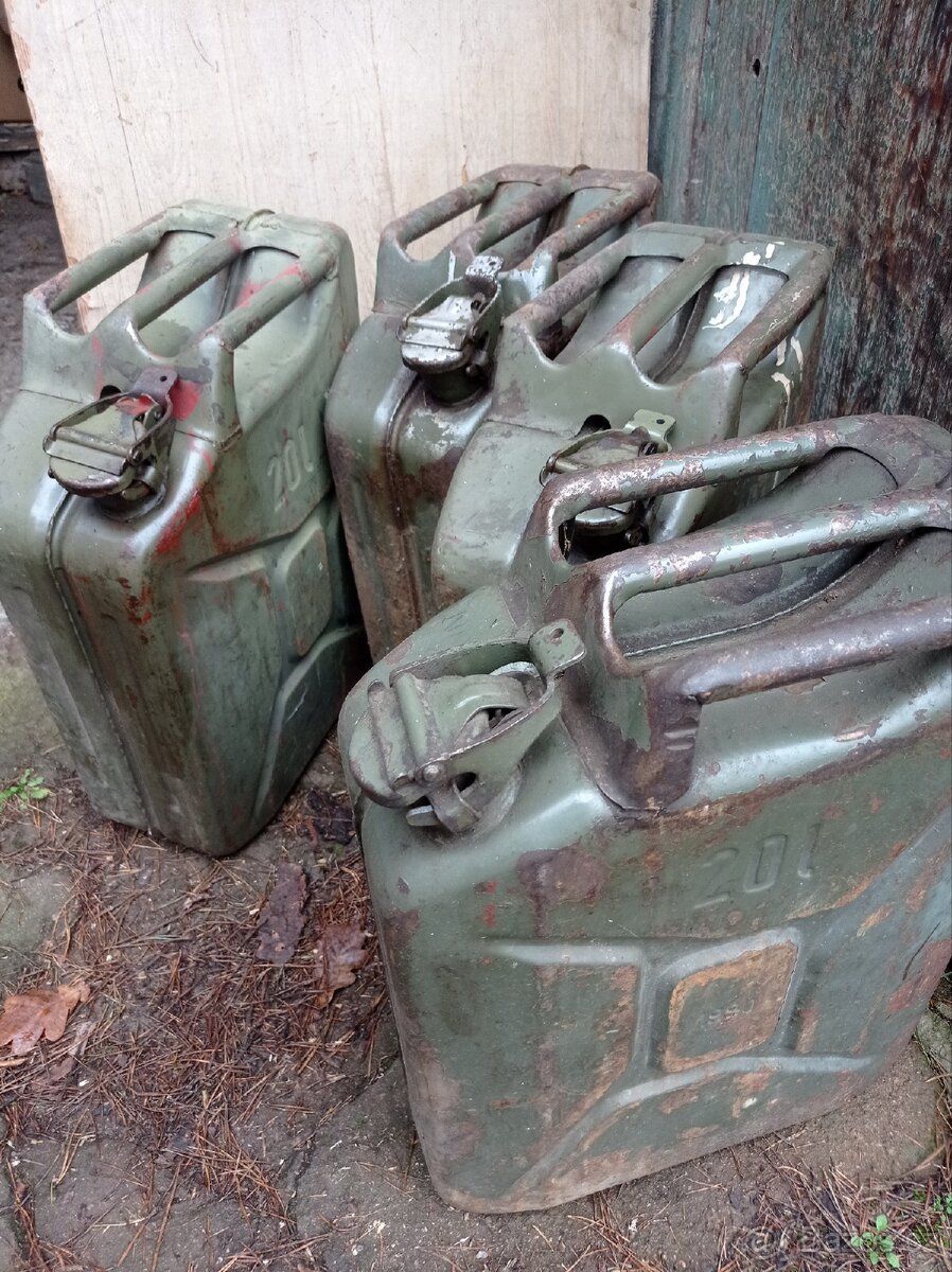 Prodám plechove kanystry 10ks