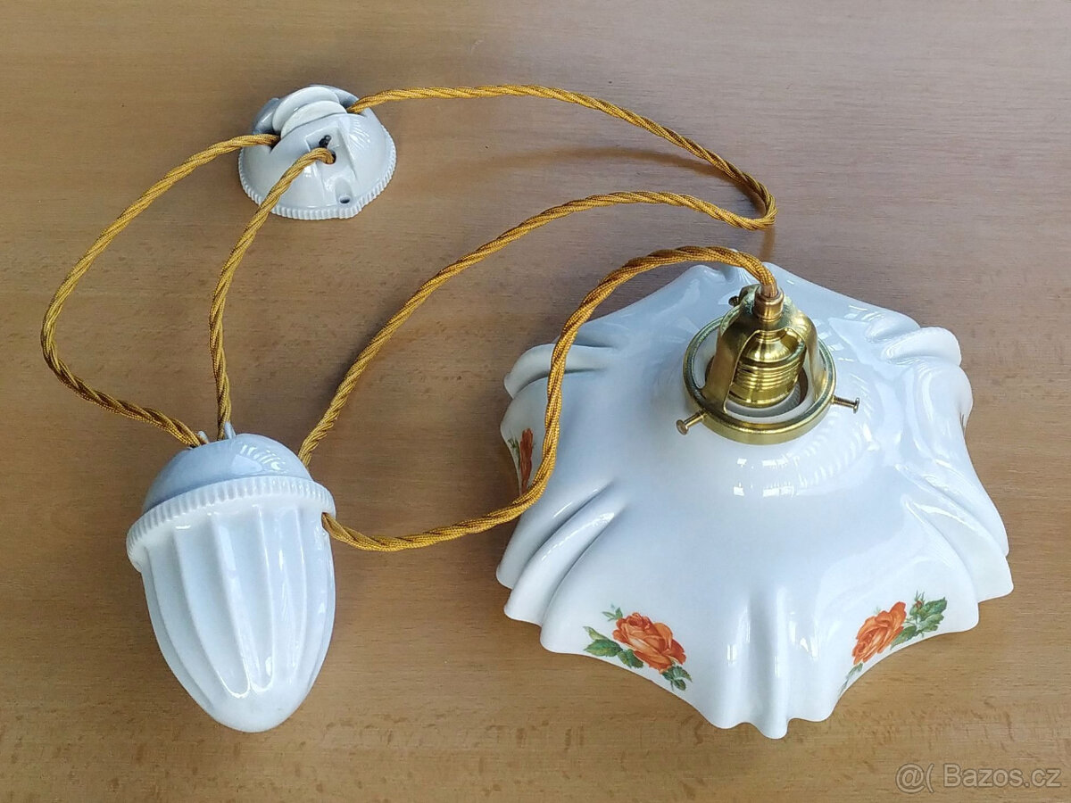 Starý stahovací lustr / stahovačka s dobovým stínidlem