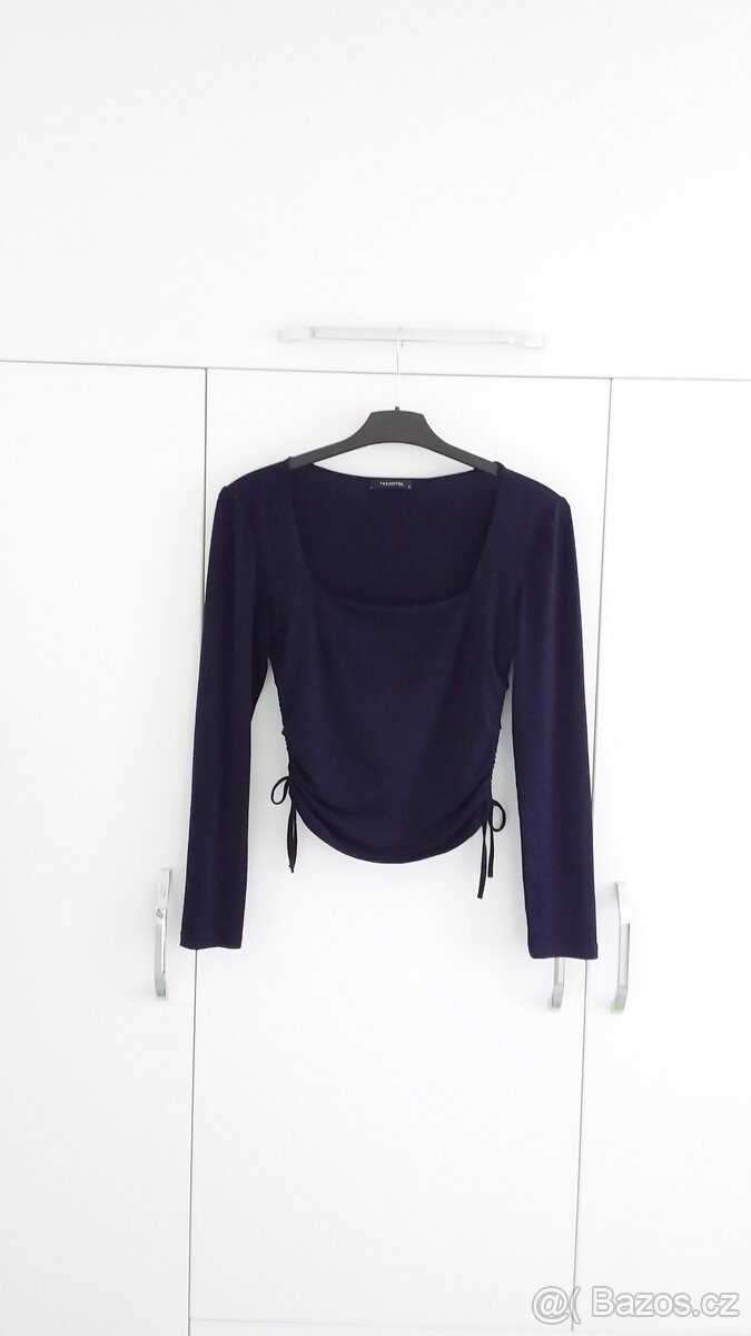 Tmavě modré tričko vel. S   zn. TRENDY OL