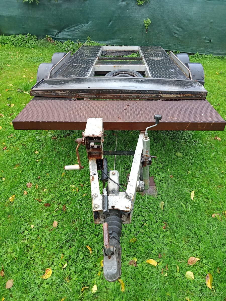 Prodám podvalník na auta dvounápravový na opravu