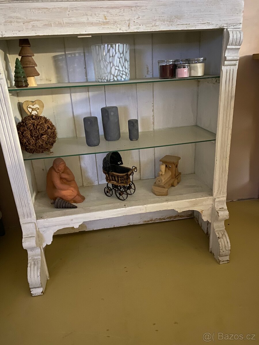 Starožitná vitrína,skřínka