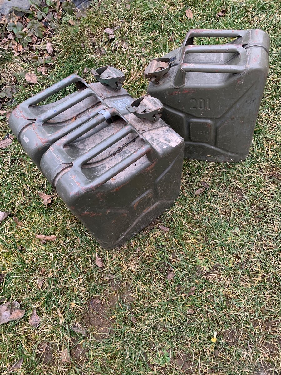 Kanystr kanystry nadoba na benzin 20l