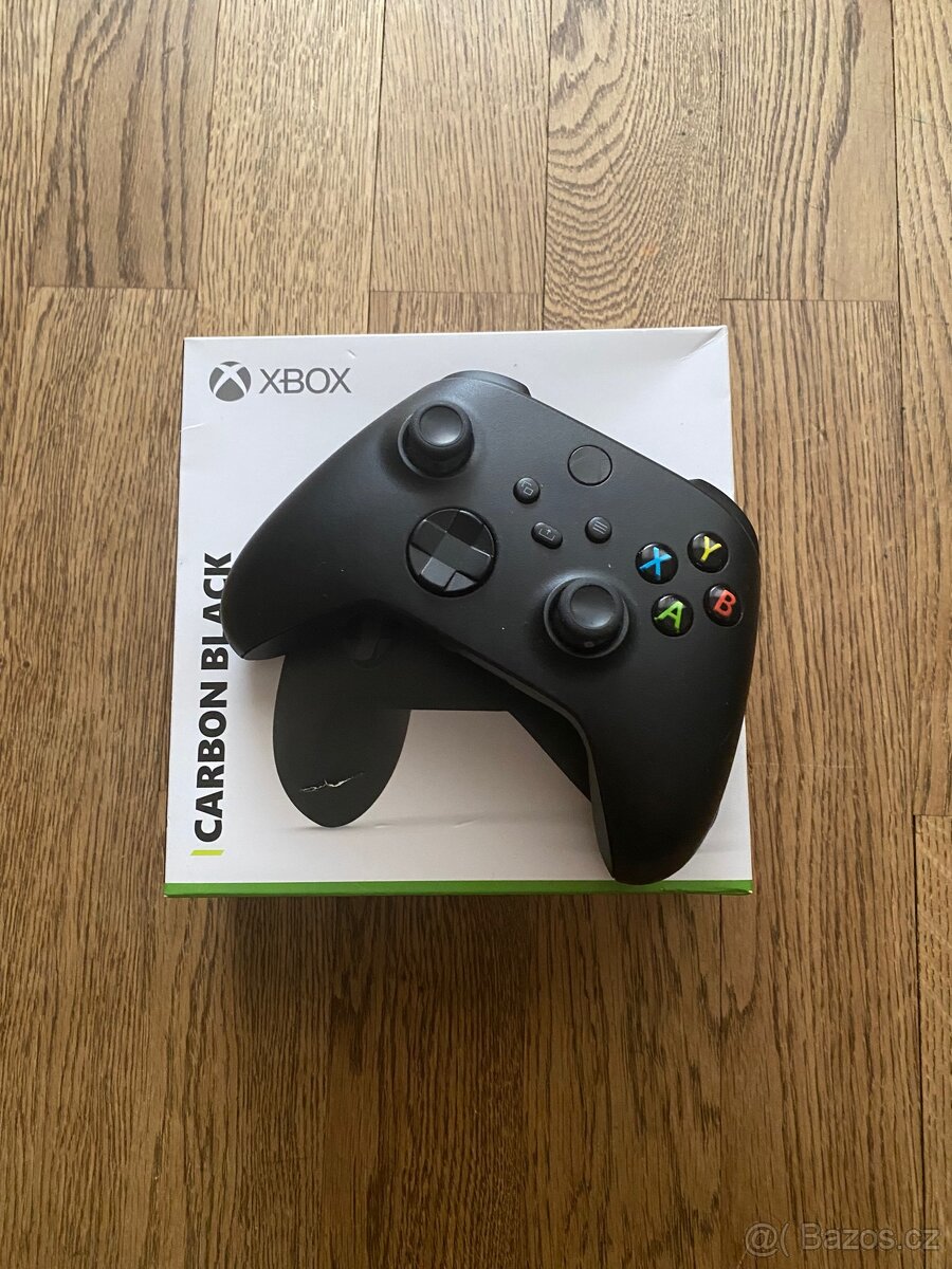 Xbox Carbon Black ovladač