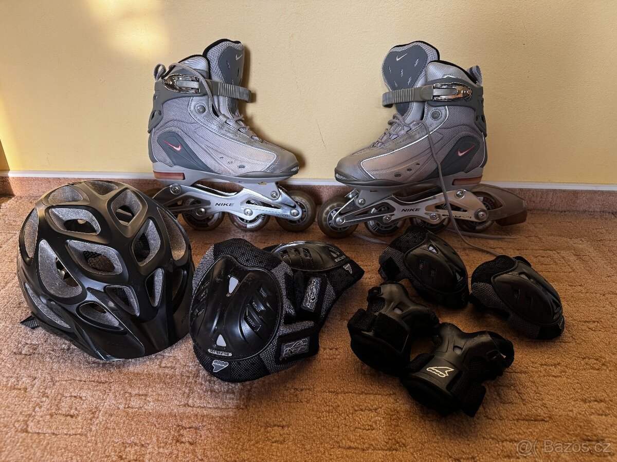 Kolečkové brusle NIKE + příslušenství
