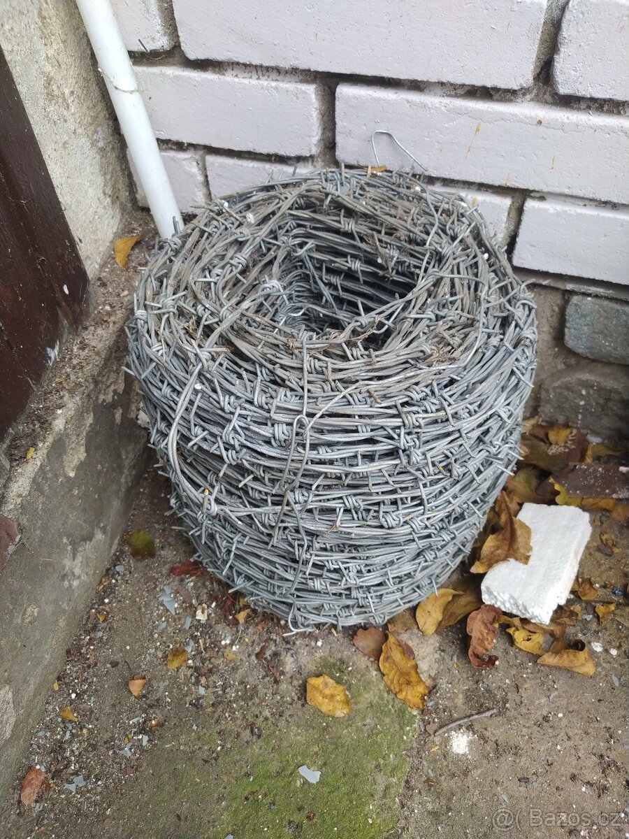 Ostnatý drát 50M
