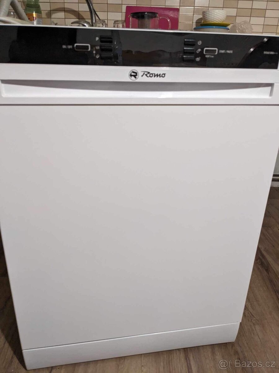 Vestavná myčka Romo