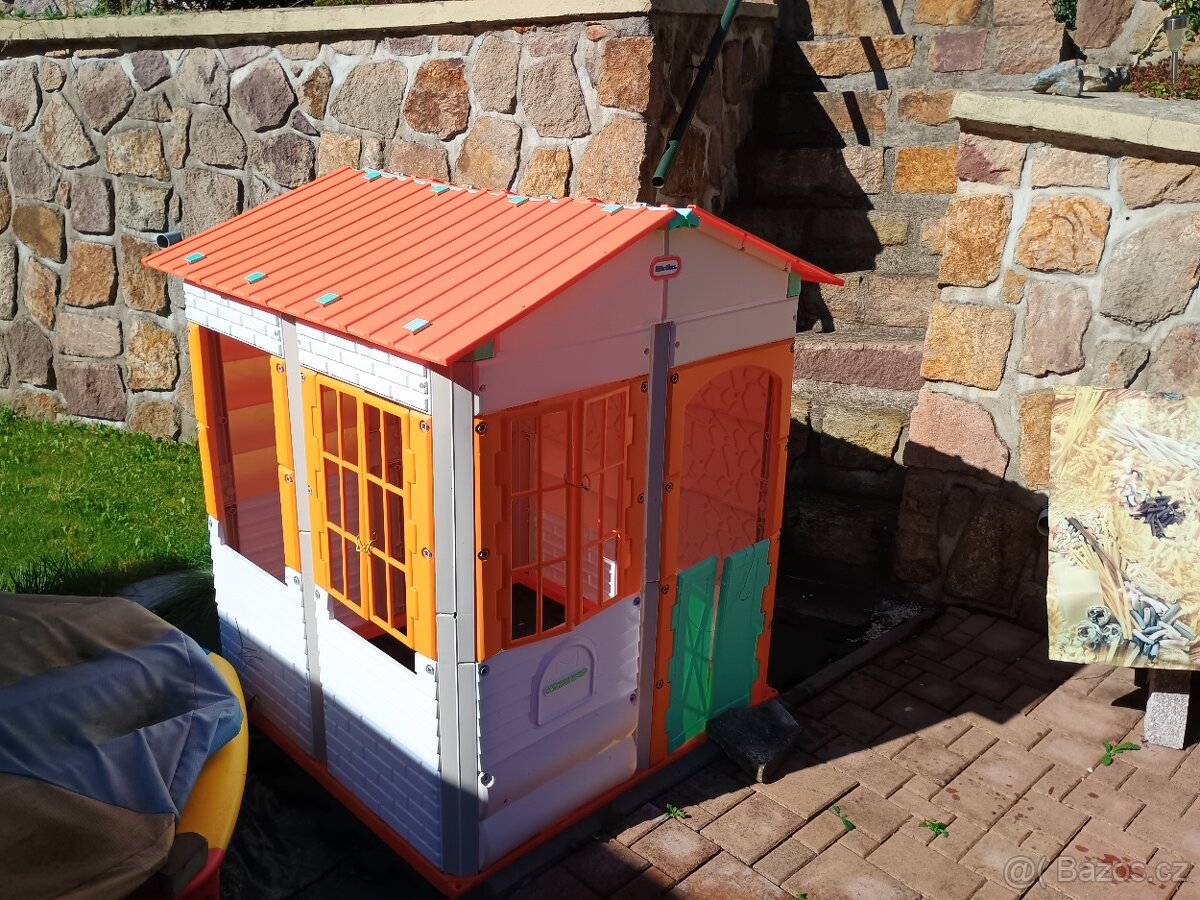 Dětský zahradní domeček