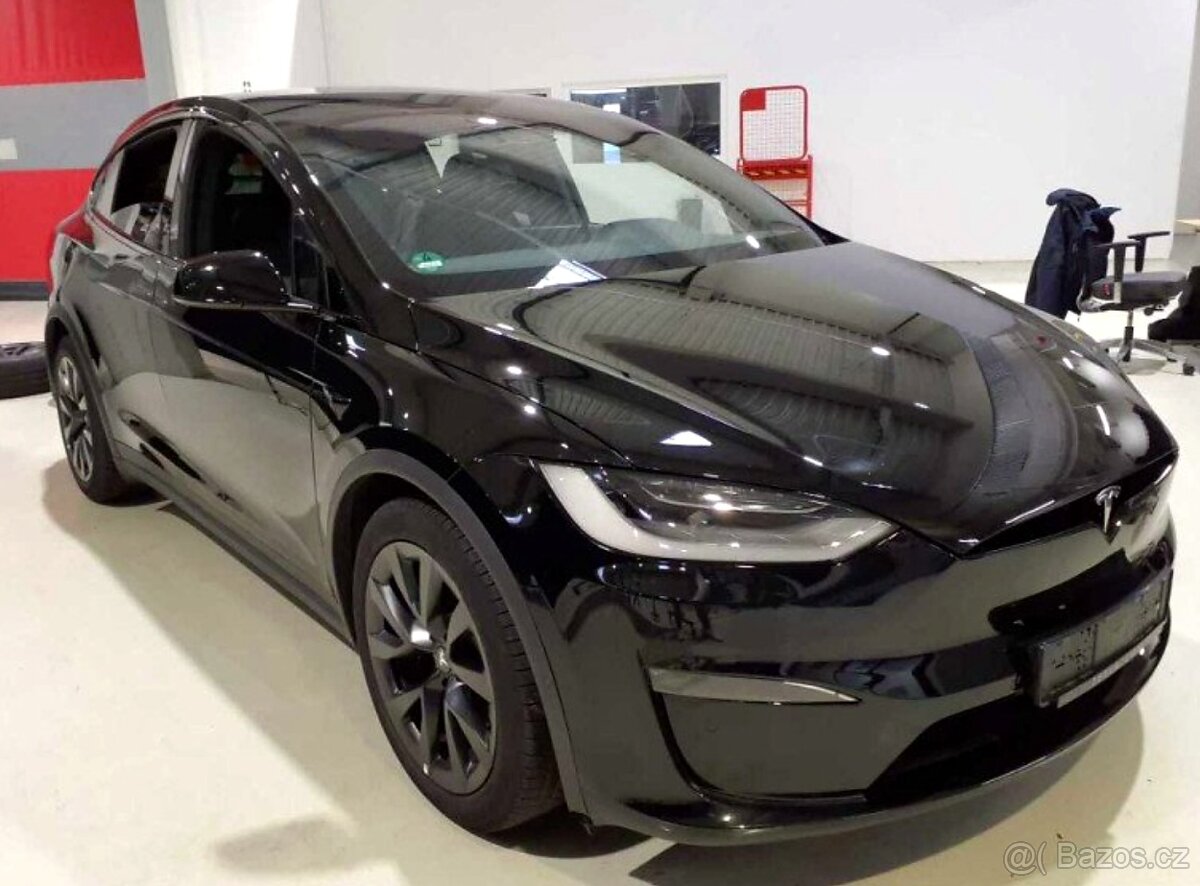 Tesla Model X Plaid 1020 koní