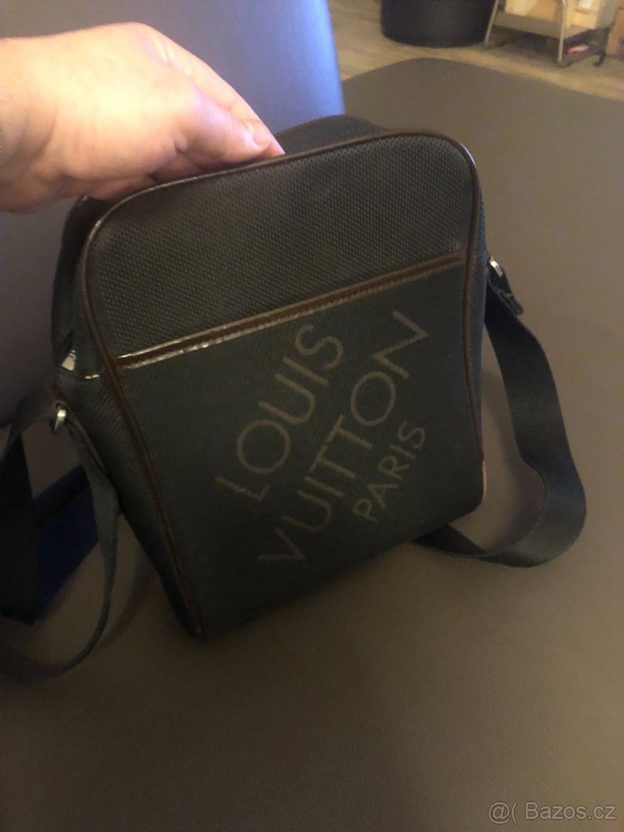 Louis Vuitton - originální unisex messenger v Top stavu