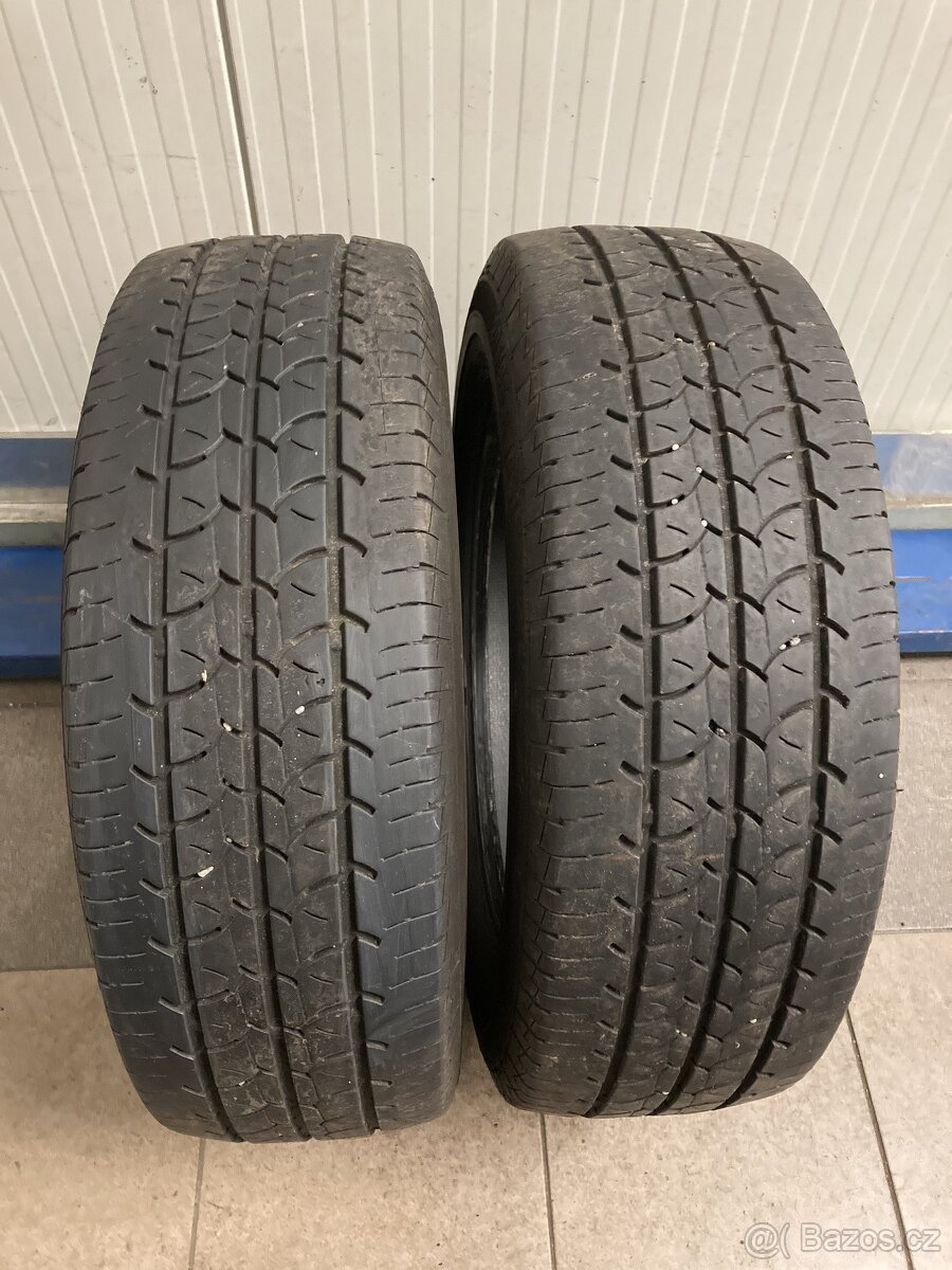 2 kusy letních pneumatik 205/65/16 C Barum