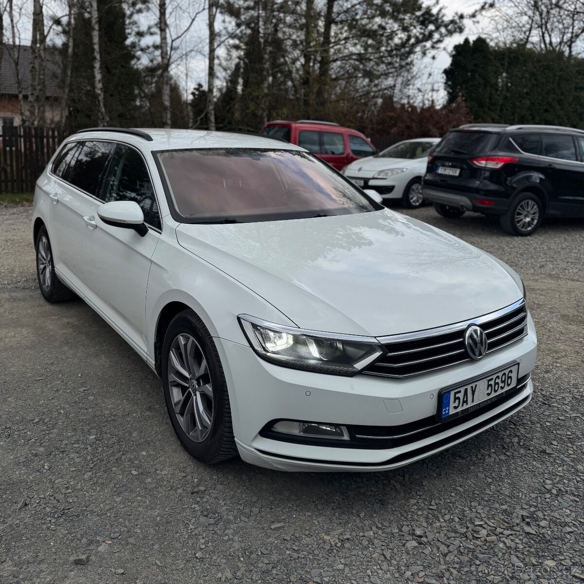 VW Passat B8 2.0TDi 110Kw DSG 2017 Keyless ACC Kombi LED