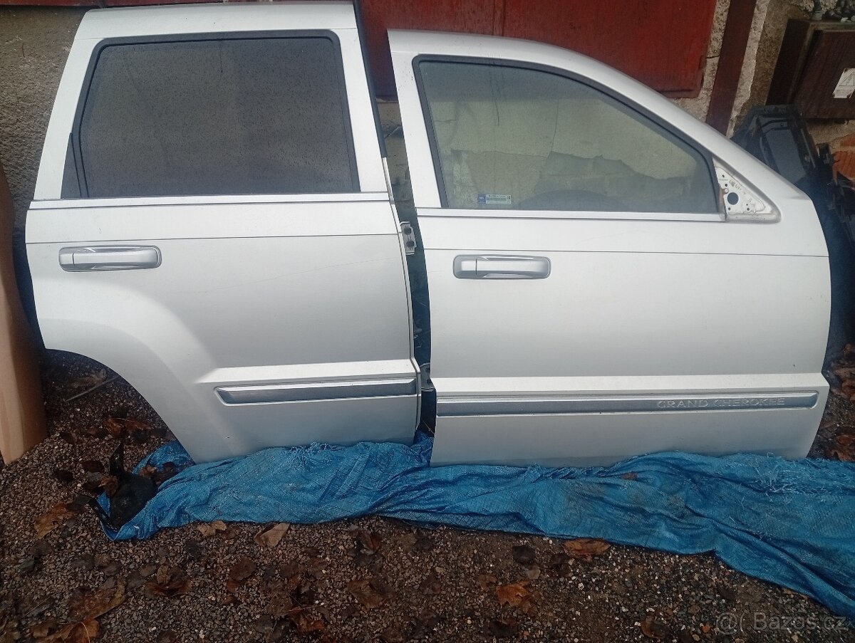 JEEP GRAND CHEROKEE III PRAVÉ DVEŘE, P.P A P.Z. STŘÍBRNÉ