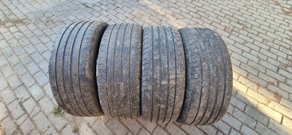 Pneu letní 235/45 R20