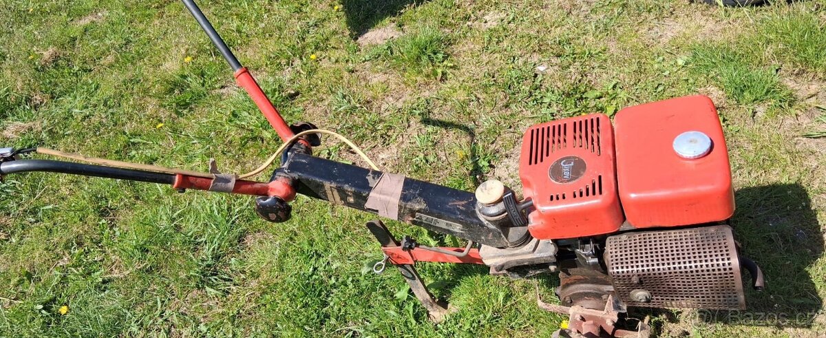 Tera vari rotavator s motorem.