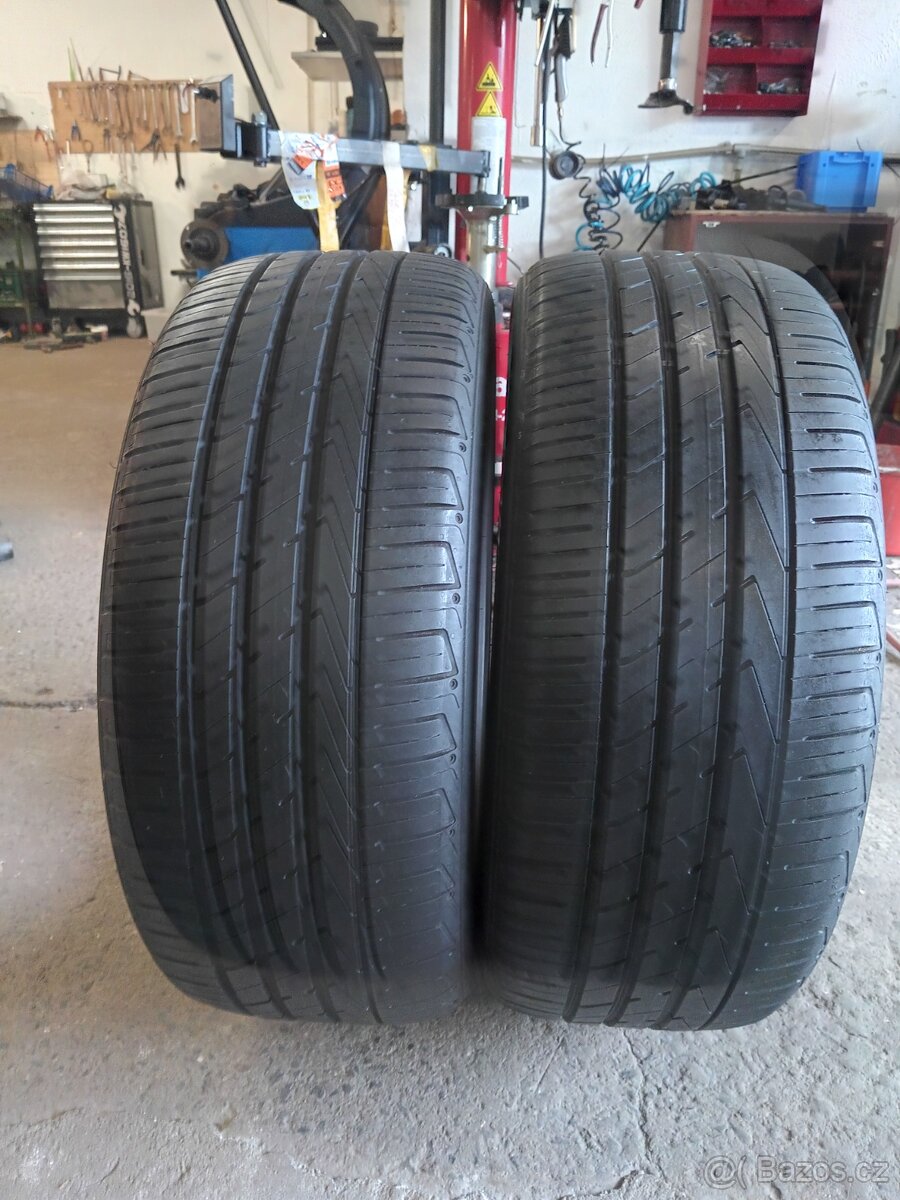 2xletní pneu 235/50/19.Hankook.
