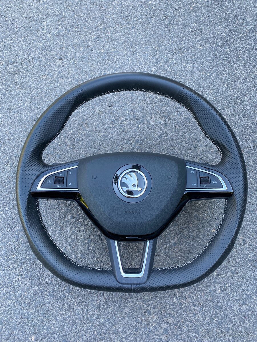 Zkosený vyhřívaný mutifunkční volant Škoda Superb, atd...