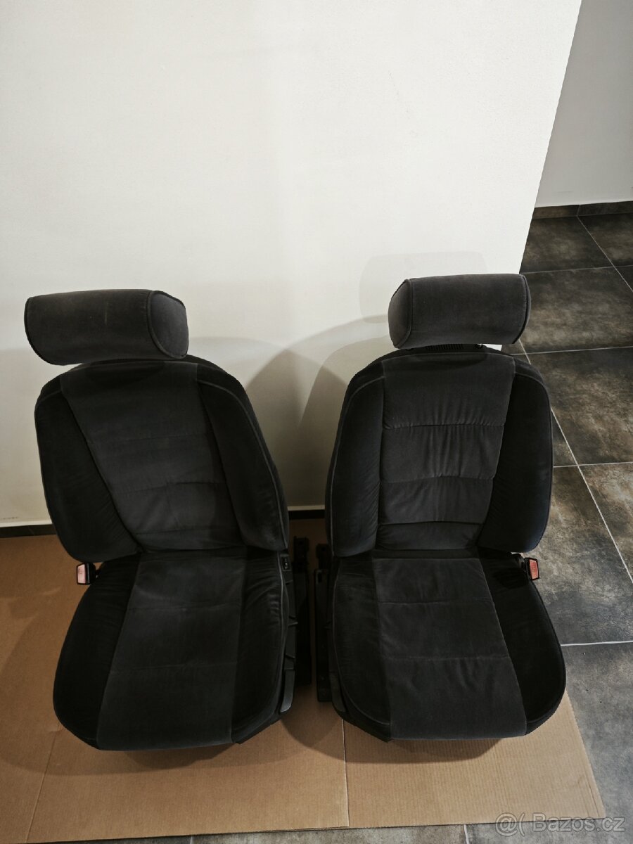 Přední sedačky BMW E36