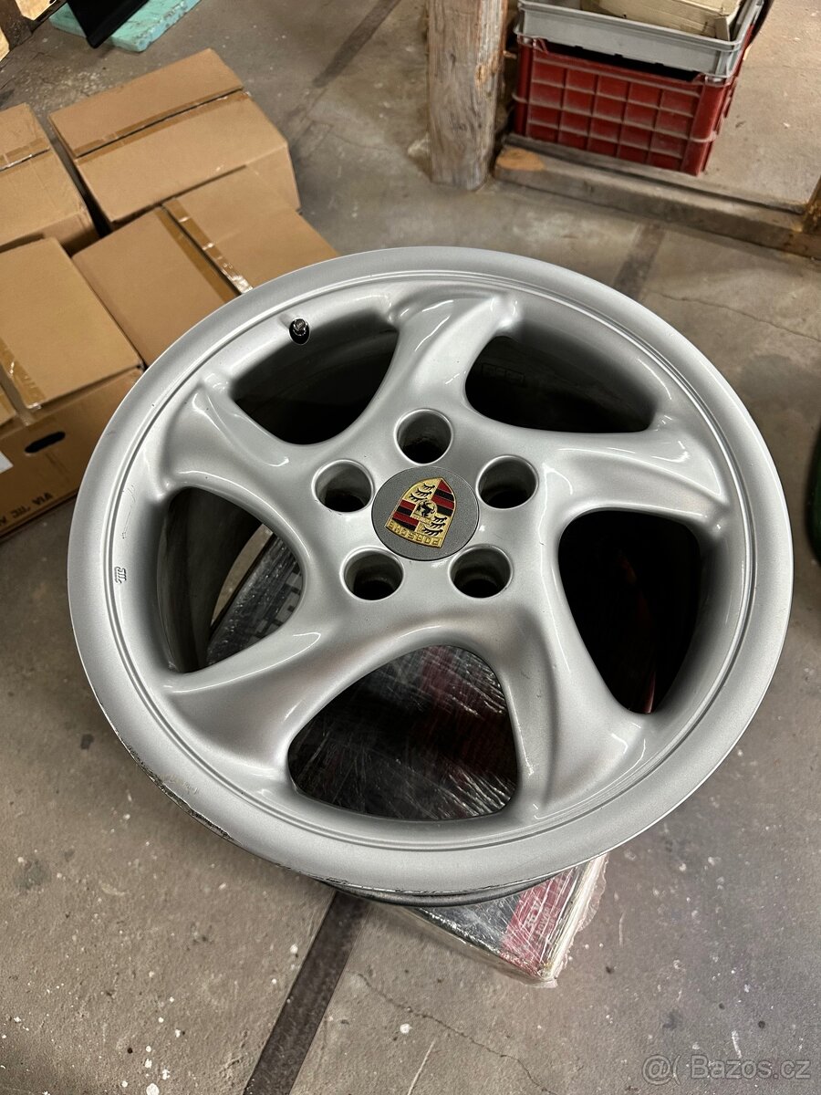 Porsche 911 - alu kola 18” dvourozměr