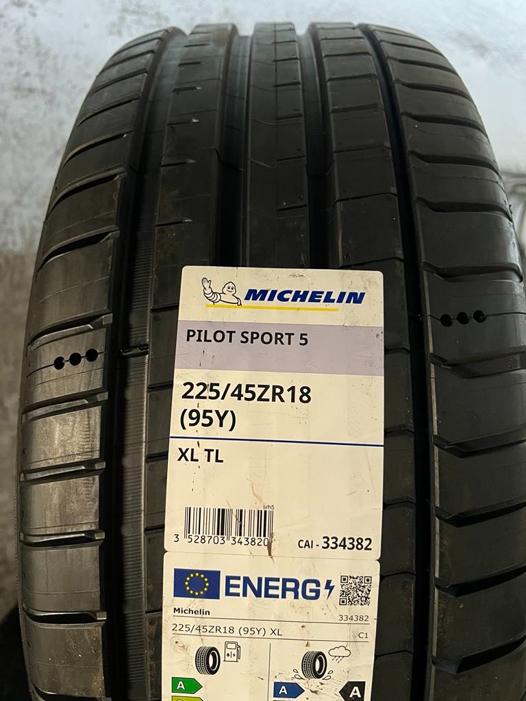 225/45 R18 Michelin Pilot Sport 5