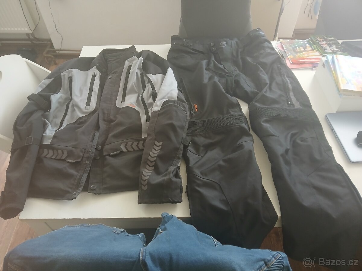 Moto oblečení