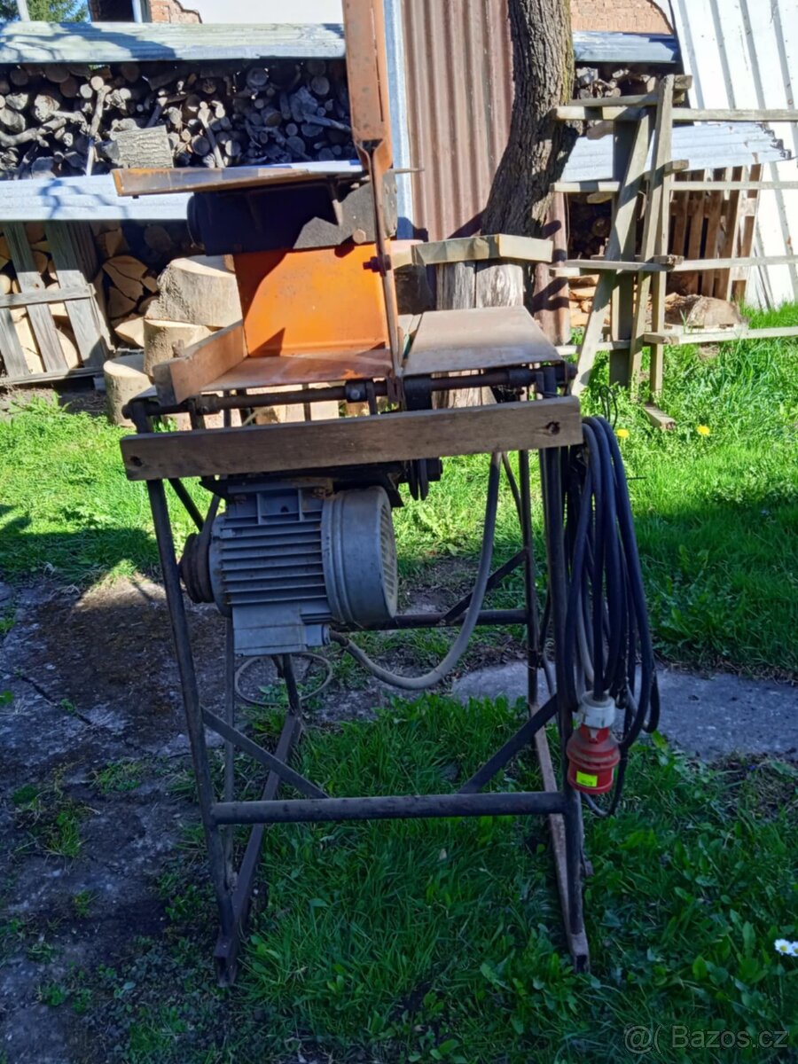 Cirkulárka s hoblovkou