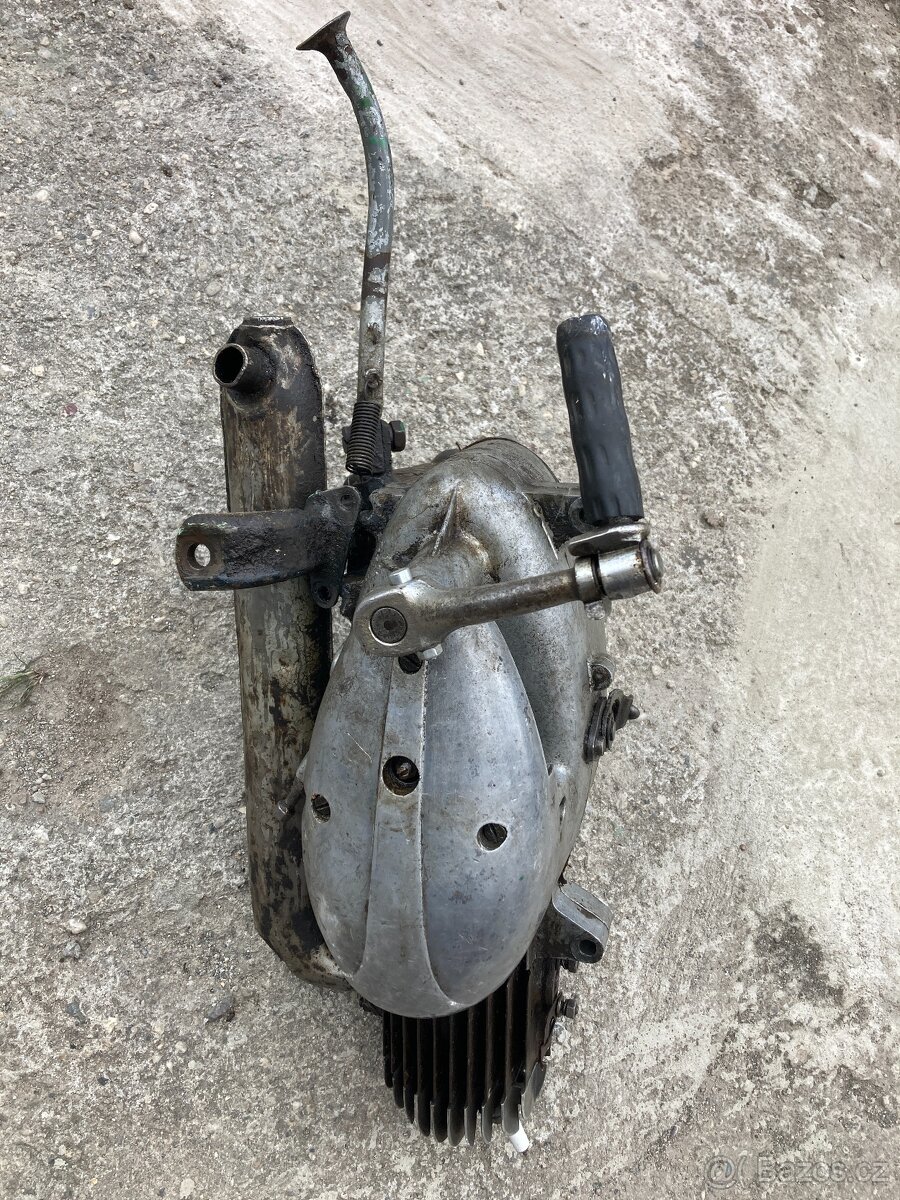 Prodám motor jawa pařez včetně výfuku