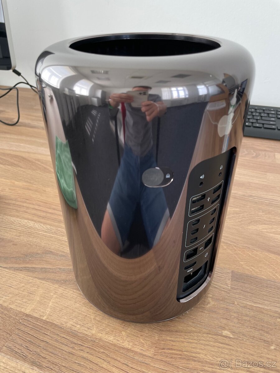 APPLE MAC PRO 2013 Xeon 5 3.5Ghz 6-Core/16GB RAM/500GB SSD