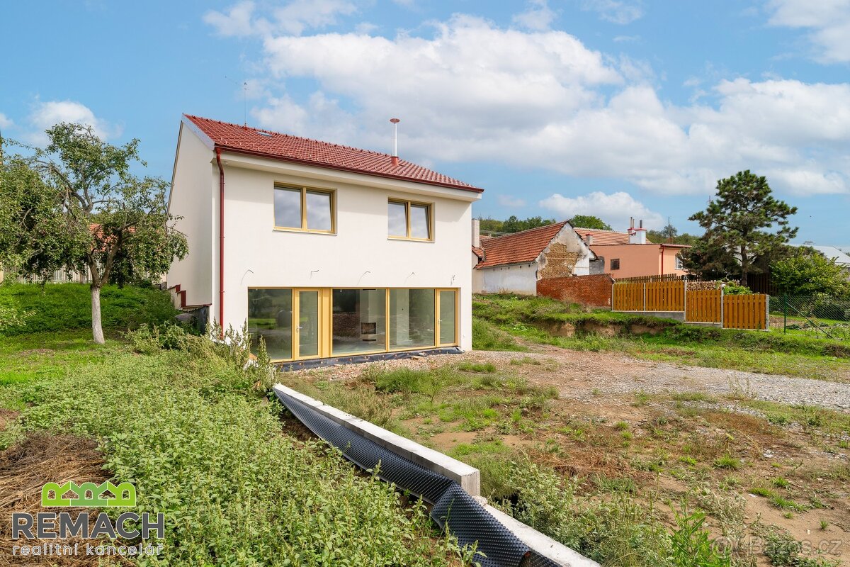 Prodej, rodinný dům 4+kk, podlahová plocha 210 m², pozemek 5