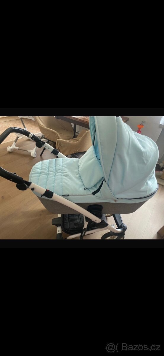 Kočárek, ohrádka a vanička