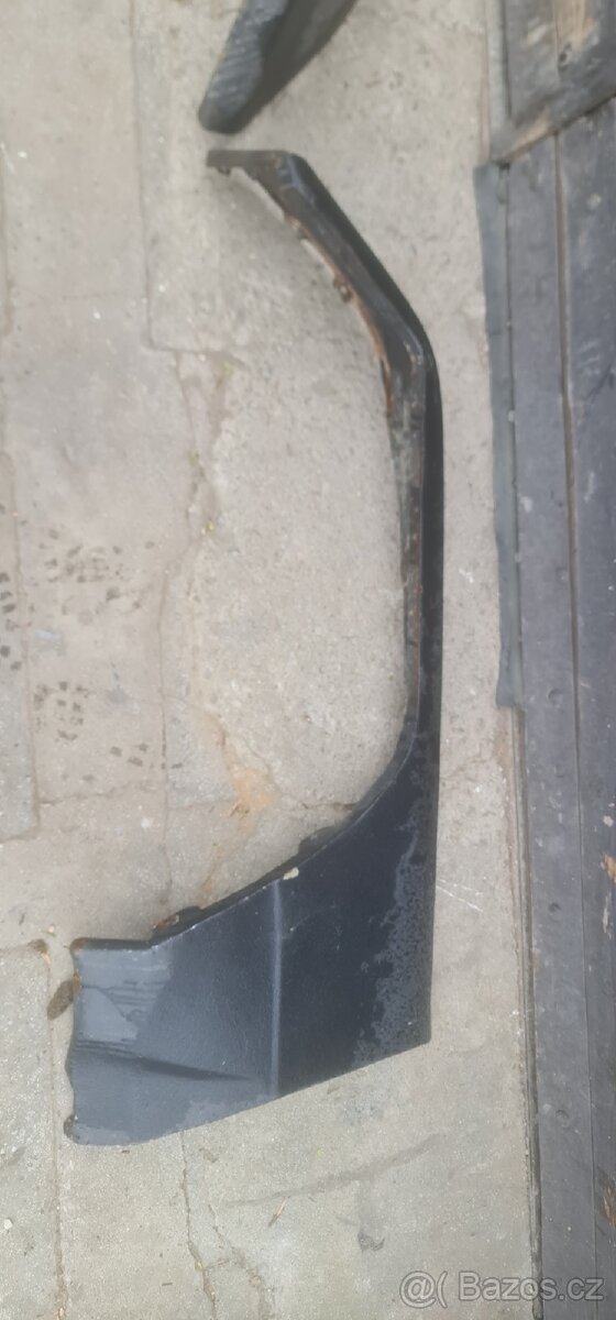 Predni blatnik land cruiser hzj 70,73,75,78