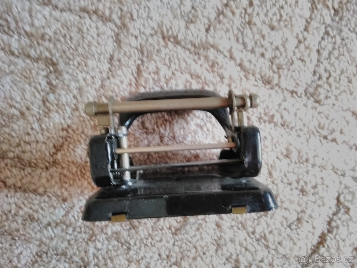 Staré kancelářské a rýsovací potřeby