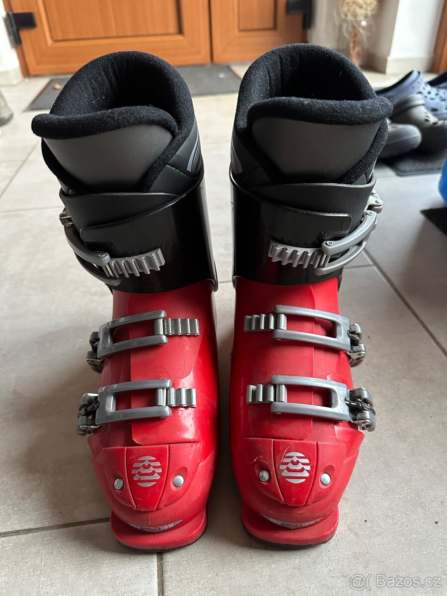 Juniorské lyžáky Alpina