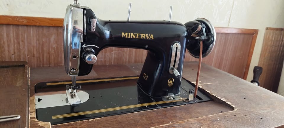 Šicí stroj Minerva 122