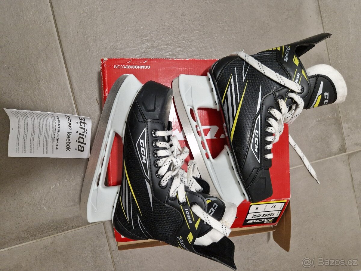 Dětské brusle CCM Takcks 1092 ve. 37