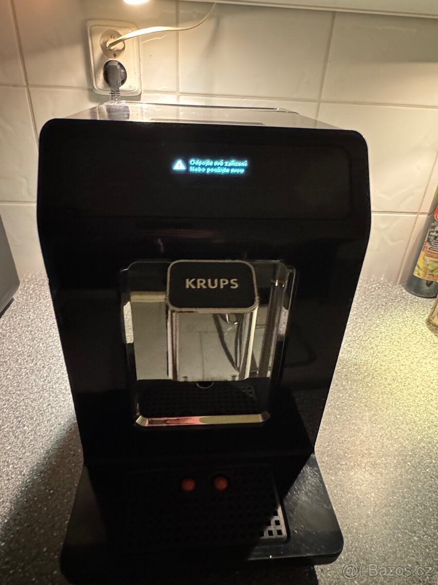 Prodám kávovar Krups EA890810 – vhodný na opravu