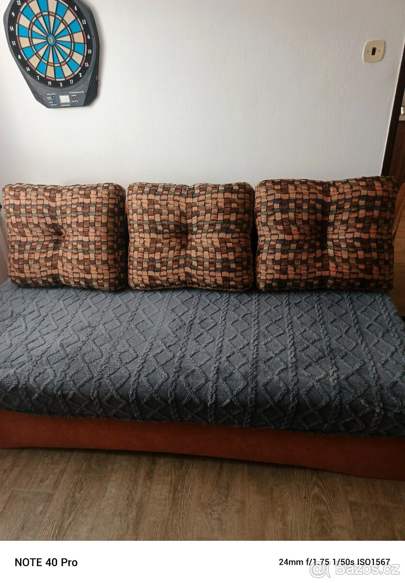 Polštáře na sedačku