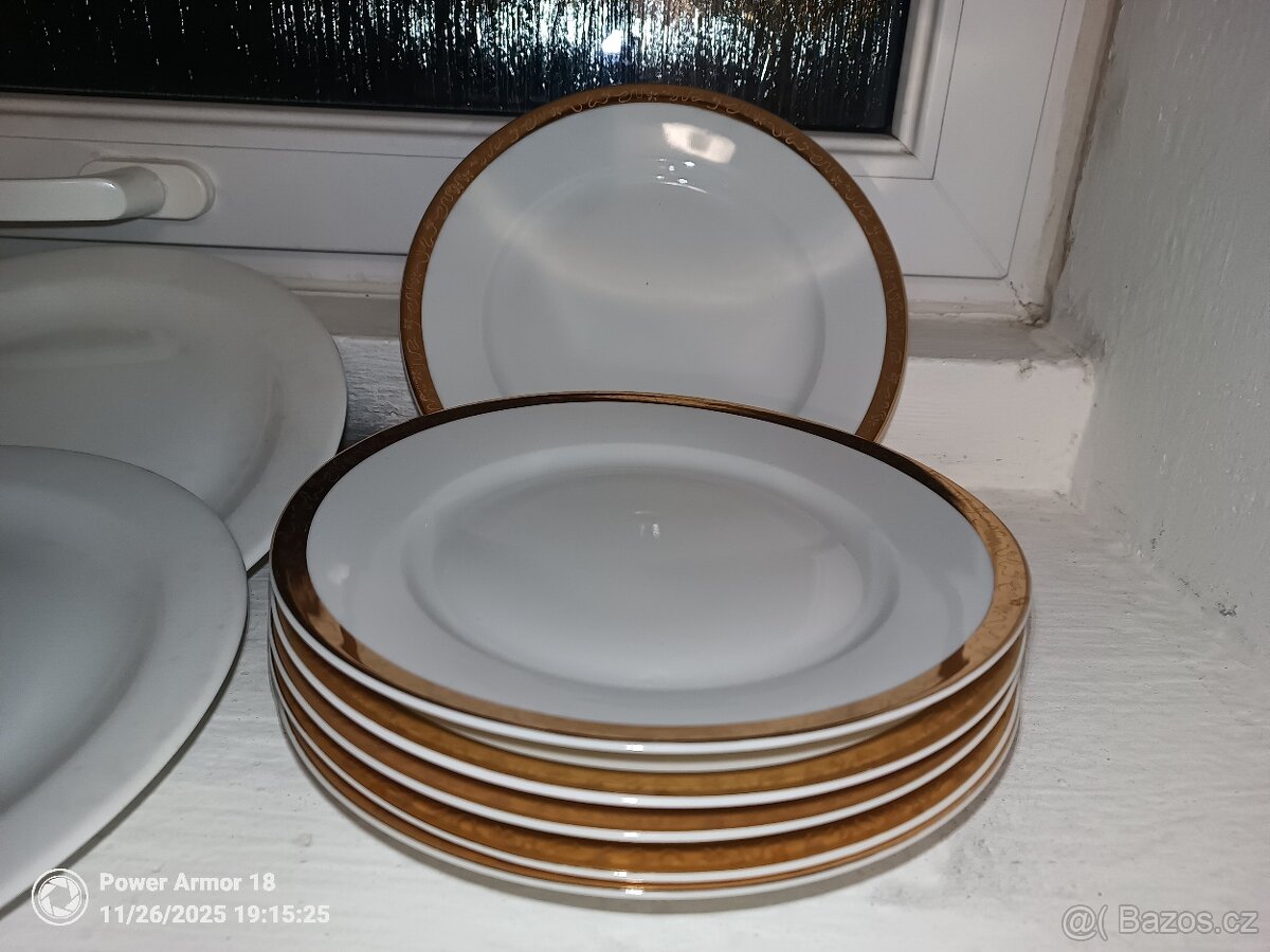 Tácy+talíře