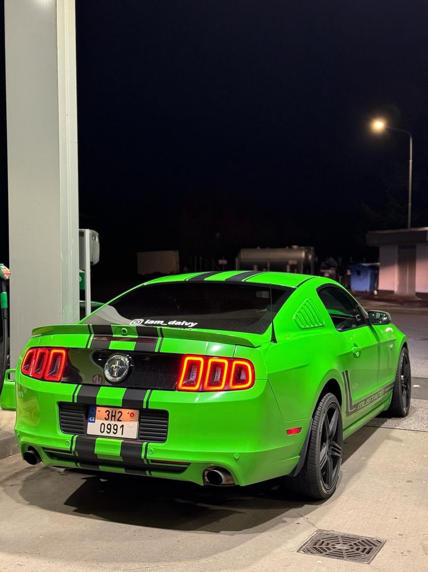 Ford Mustang 3.7 270kw 100 000km PREMIUM