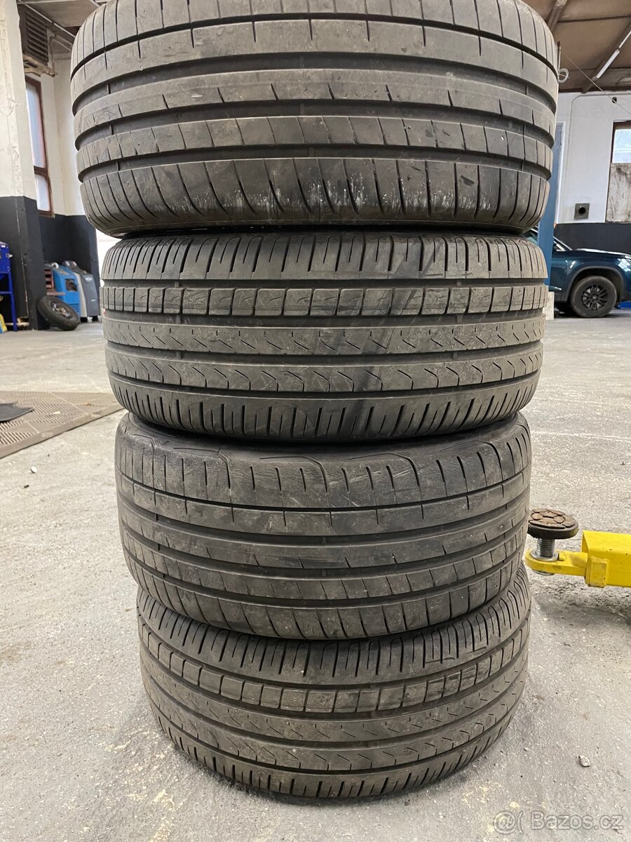 Sada 4 pneu 235/40 R18