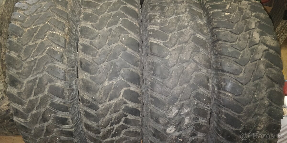 235/85 R16 M/T Cooper Discoverer STT 4 kusy