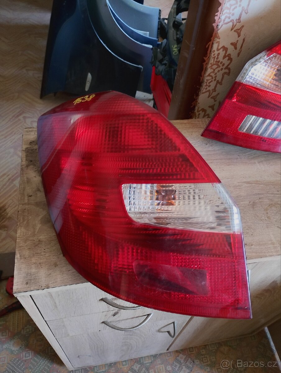 Zadnii světla Škoda fabia 2 krátká verze