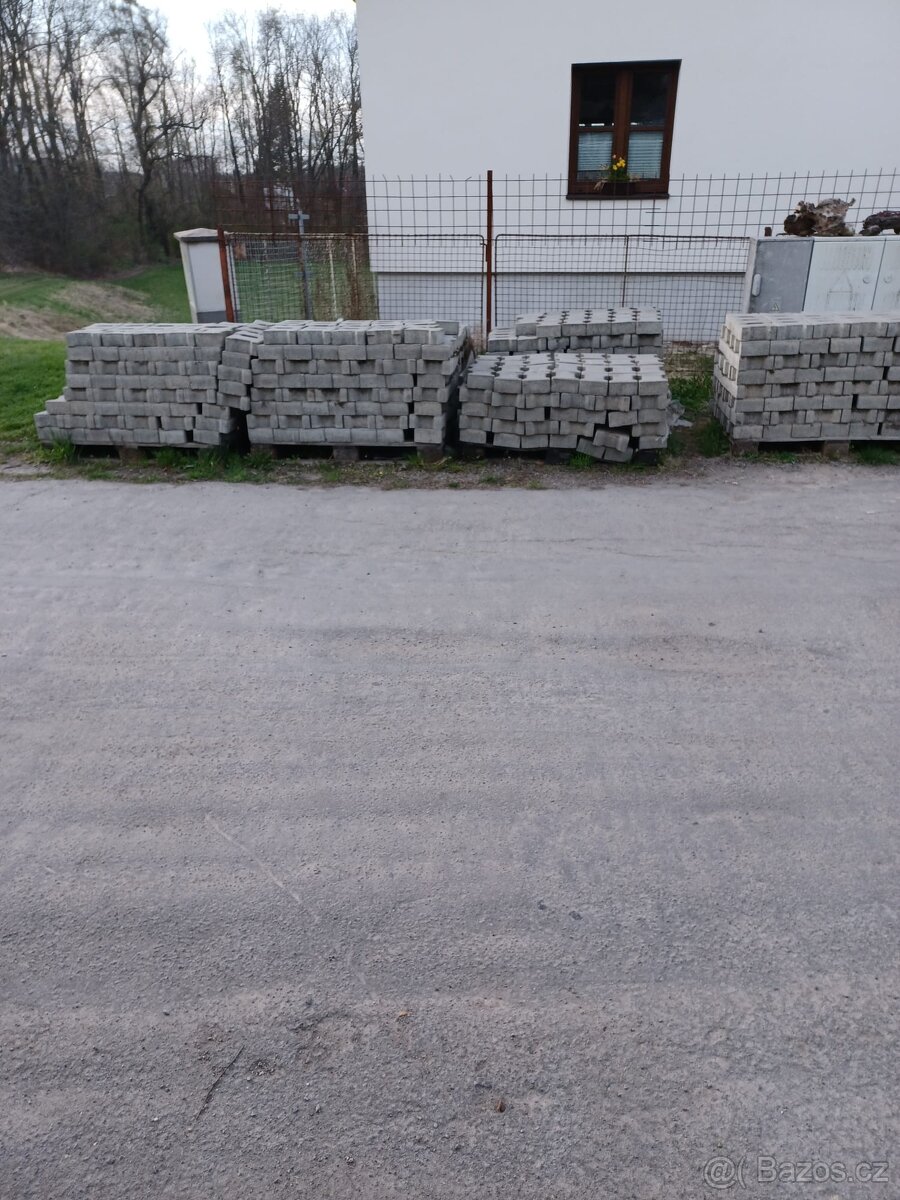 Zámková dlažba tloušťka 8 cm 35 m2