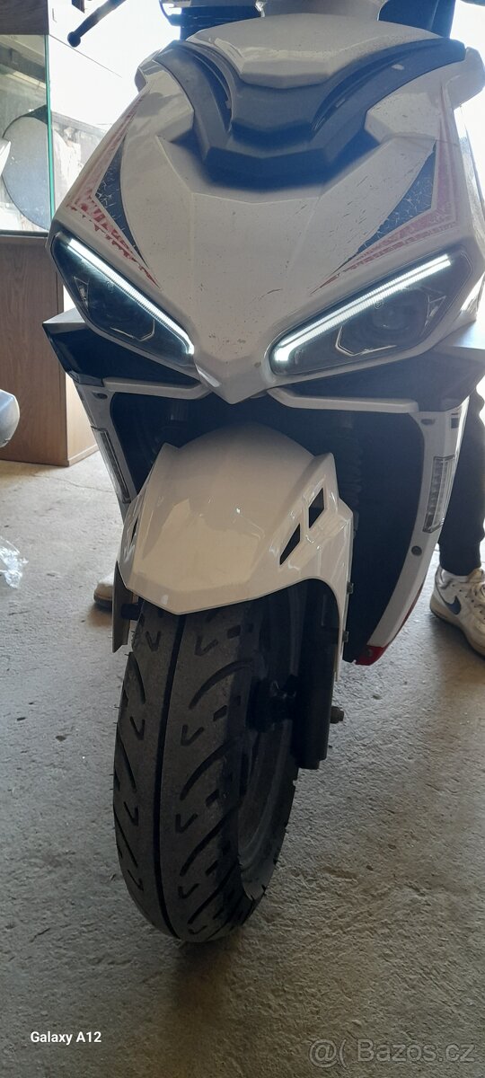 Prodám skutr Znen 125 ccm