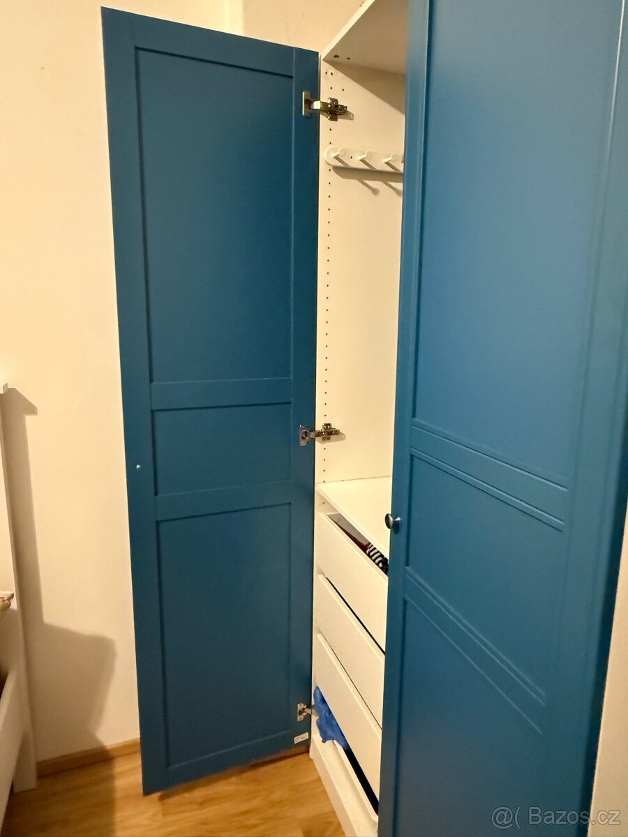 Šatní skříň ikea