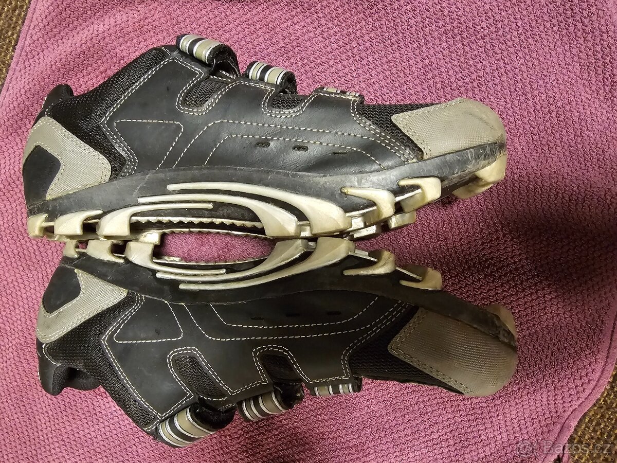 MTB tretry Specialized vel. 45