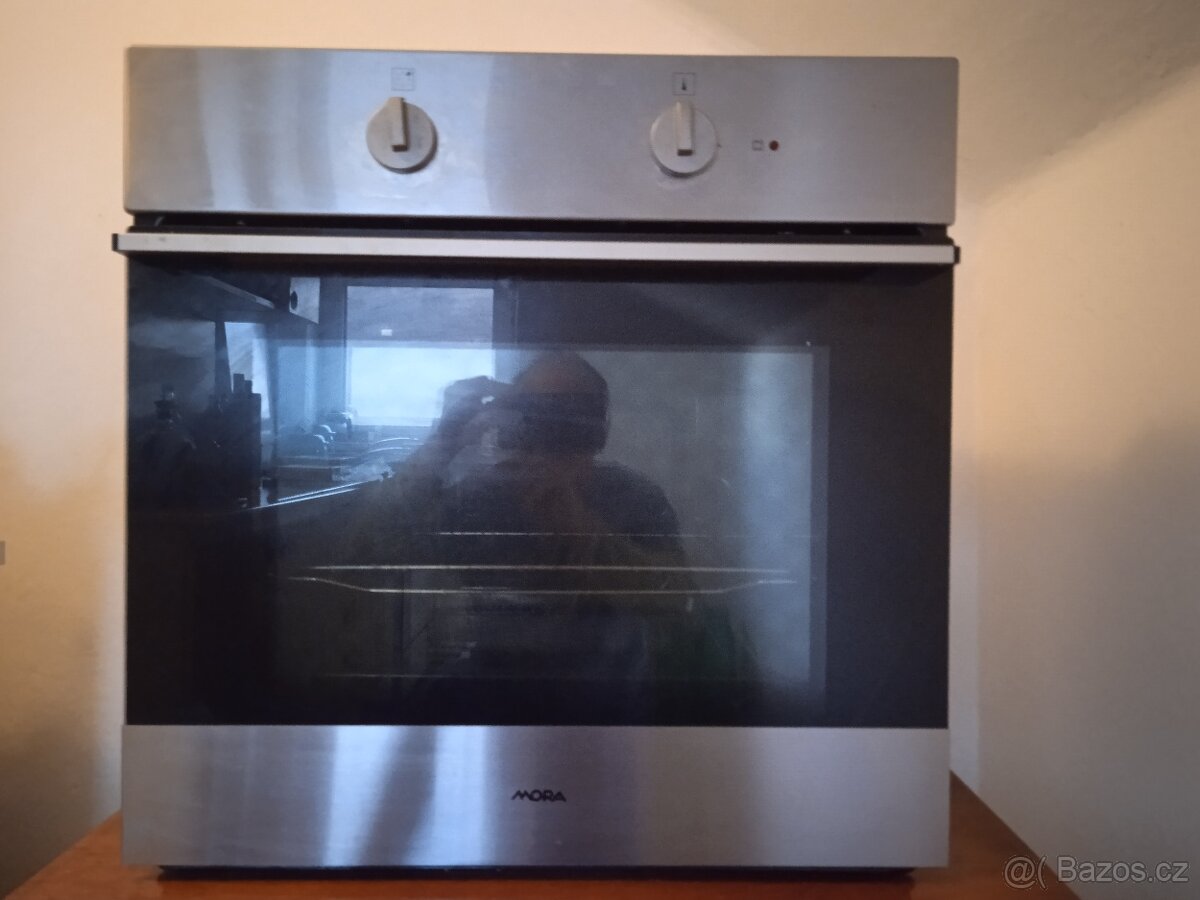 Elektrická trouba Mora