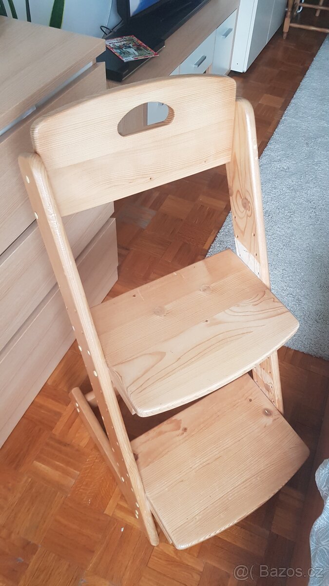 Rostoucí židle