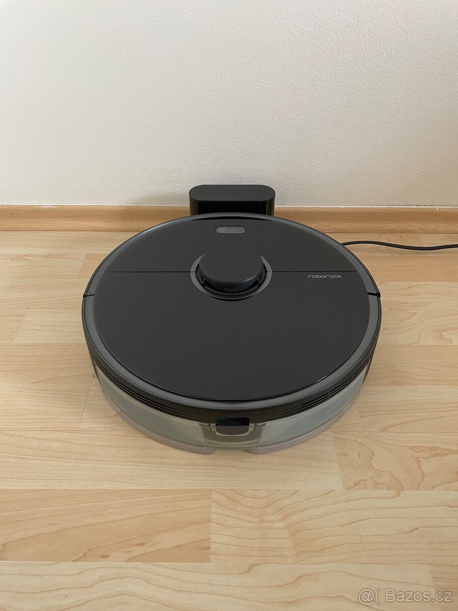 Xiaomi Roborock S5 Max s náhradním příslušenstvím