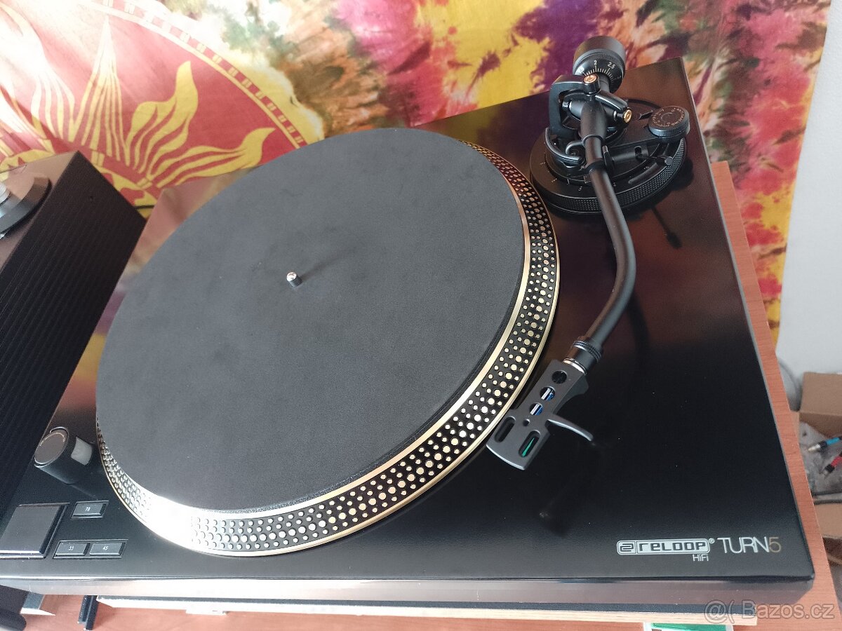 Reloop Turn5 HiFi